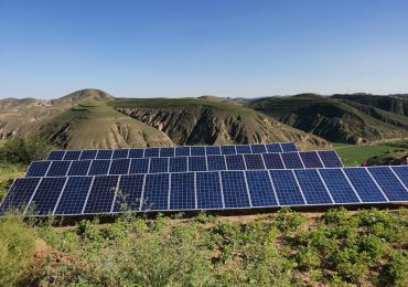 تطبيق نظام الري الذكي بالطاقة الشمسية في المناطق الجبلية
    