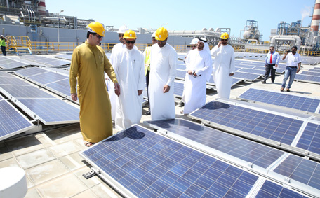 تعتزم الإمارات استثمار 163 مليار دولار أمريكي لتطوير الطاقة المتجددة