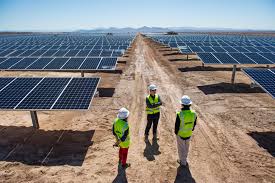 تعتزم الإمارات استثمار 163 مليار دولار أمريكي لتطوير الطاقة المتجددة