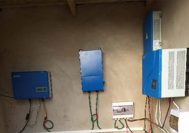 5.5 كيلو واط مضخة شمسية & 1 كيلوواط نظام خارج الشبكة في بوتسوانا